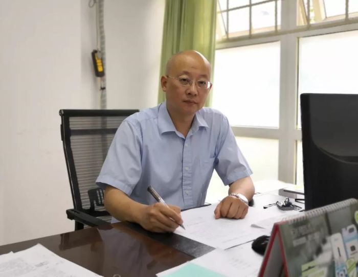金沙威尼斯欢乐娱人城后勤服务管理中心副主任 谢滨.jpg 金沙威尼斯欢乐娱人城后勤服务管理中心副主任 谢滨.jpg