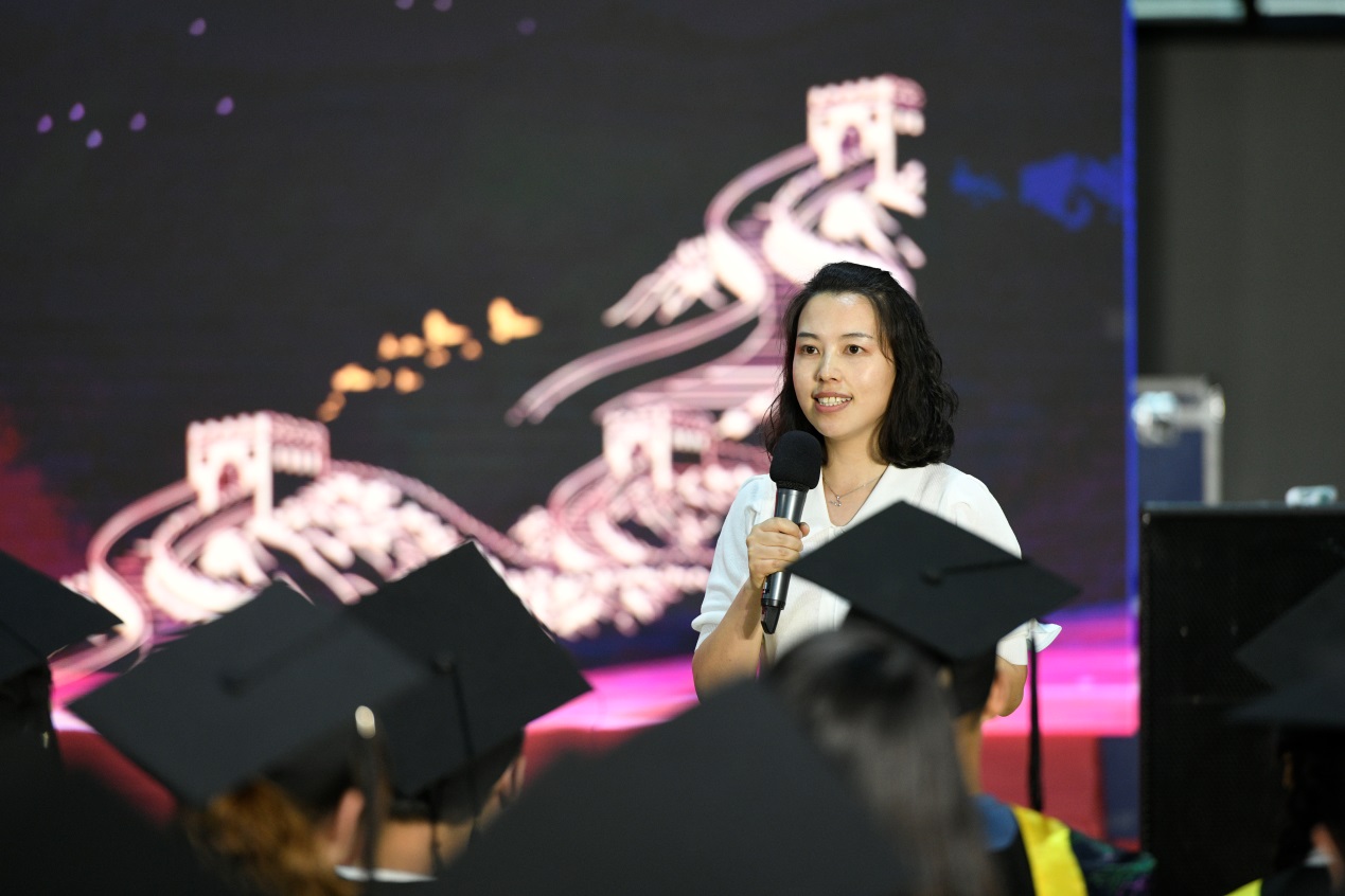 说明: E:\1-办公室主任岗位\X-新闻编写\2021-2022(1)\20220616-毕业典礼\毕业典礼照片\_DSC71471.jpg 说明: E:\1-办公室主任岗位\X-新闻编写\2021-2022(1)\20220616-毕业典礼\毕业典礼照片\_DSC71471.jpg
