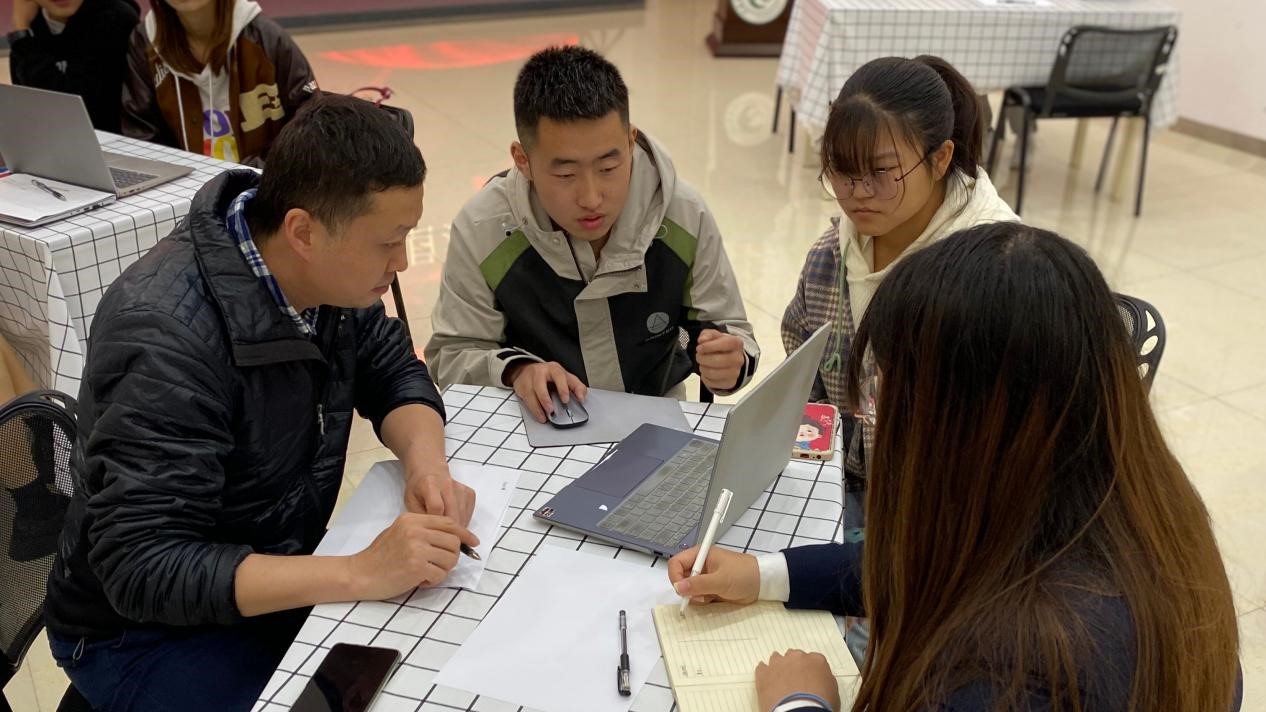 1635262033341242.jpg 图2 川旅创新创业学院成功召开金沙威尼斯欢乐娱人城创新创业项目巡诊活动.jpg